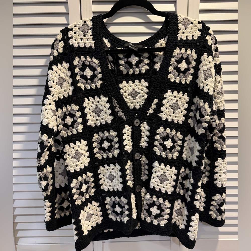 Forever 21 Monochrome Crochet Top